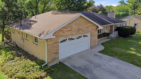 Tiny photo for 1304 Park Lane, Dixon, IL 61021 (MLS # 12503054)