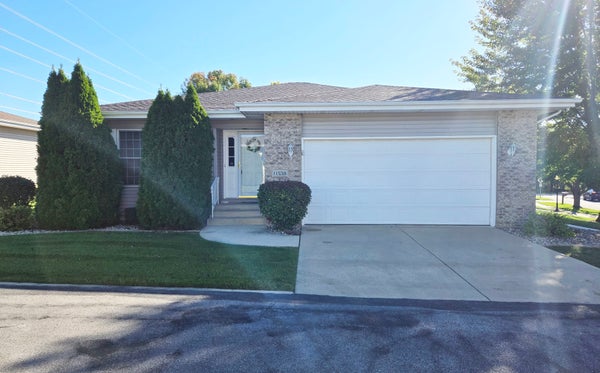 11538 HOMESTEAD VILLAGE CT, SAINT JOHN, IN 46373 - Image d37d00a1ba4a32f51119564fdb4dfef2/2974894747