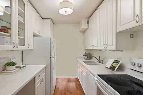 Tiny photo for 2970 N Lake Shore Drive #2C, Chicago, IL 60657 (MLS # 12630658)