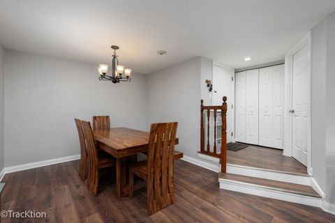 Tiny photo for 717 Maplewood Court #B, Willowbrook, IL 60527 (MLS # 12622189)