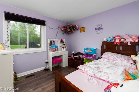 Tiny photo for 717 Maplewood Court #B, Willowbrook, IL 60527 (MLS # 12622189)