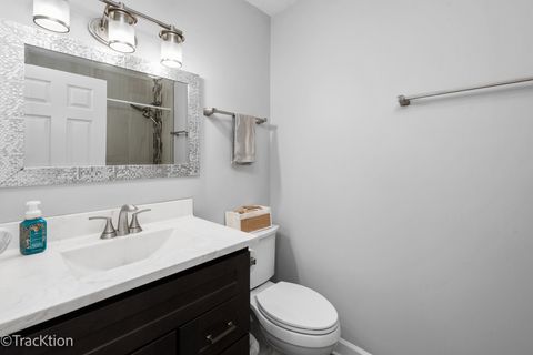 Tiny photo for 717 Maplewood Court #B, Willowbrook, IL 60527 (MLS # 12622189)