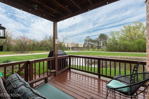 Tiny photo for 717 Maplewood Court #B, Willowbrook, IL 60527 (MLS # 12622189)