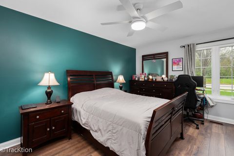 Tiny photo for 717 Maplewood Court #B, Willowbrook, IL 60527 (MLS # 12622189)