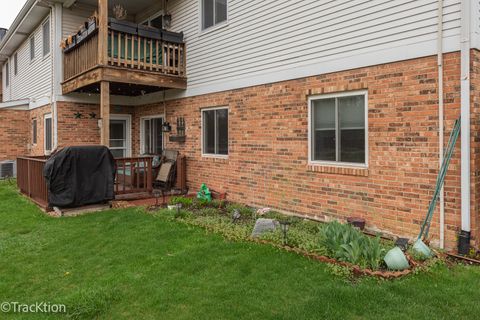 Tiny photo for 717 Maplewood Court #B, Willowbrook, IL 60527 (MLS # 12622189)