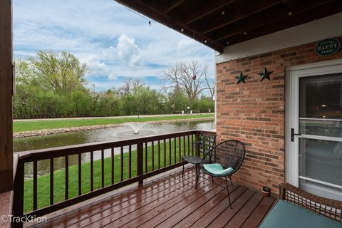 Tiny photo for 717 Maplewood Court #B, Willowbrook, IL 60527 (MLS # 12622189)