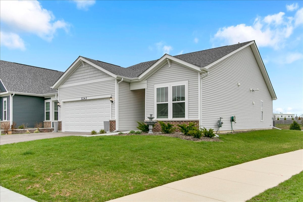 3243 Sweetgrass Circle