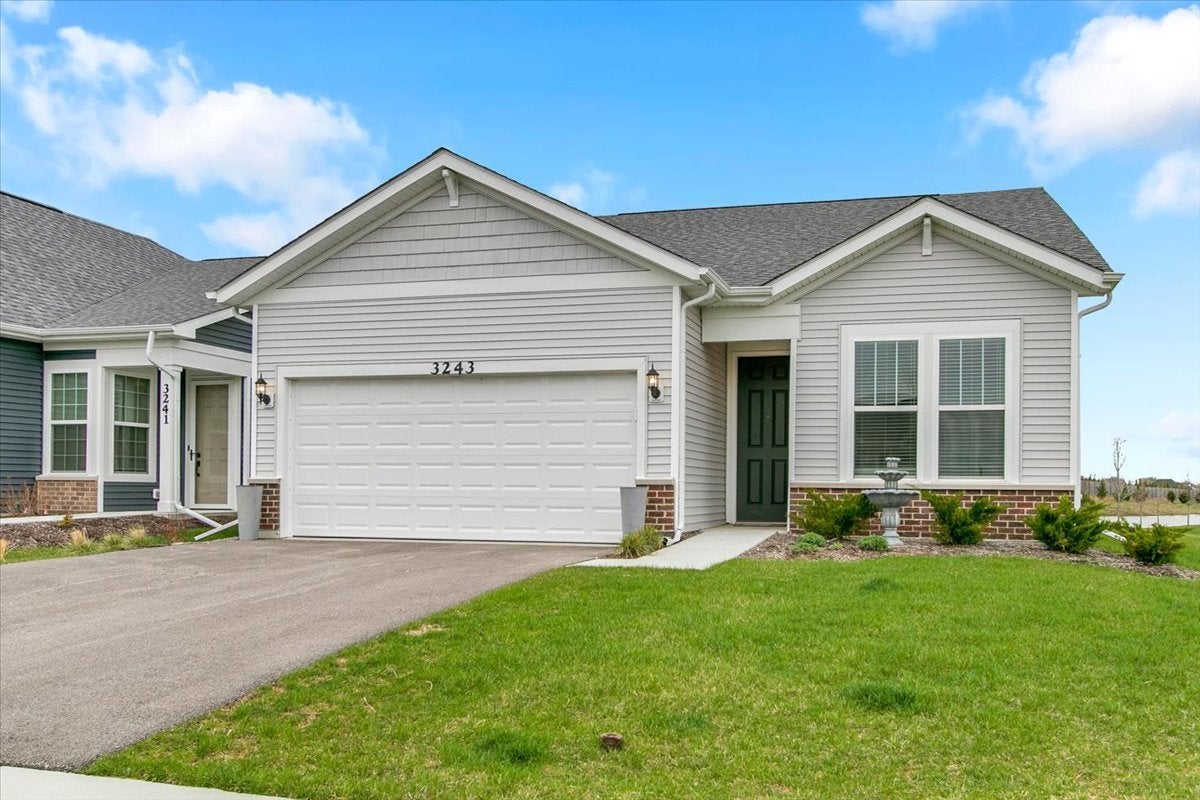 3243 Sweetgrass Circle