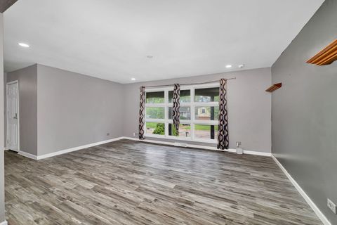 Tiny photo for 551 FALCONRIDGE Way, Bolingbrook, IL 60440 (MLS # 12652437)