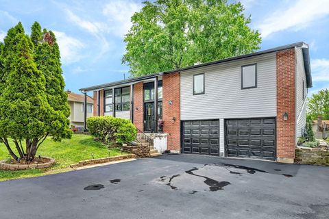 Tiny photo for 551 FALCONRIDGE Way, Bolingbrook, IL 60440 (MLS # 12652437)