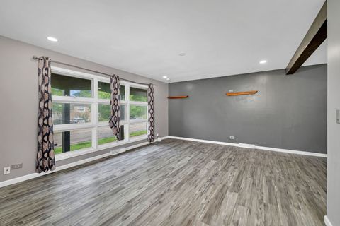 Tiny photo for 551 FALCONRIDGE Way, Bolingbrook, IL 60440 (MLS # 12652437)