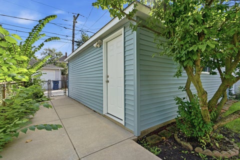 Tiny photo for 920 Wisconsin Avenue, Oak Park, IL 60304 (MLS # 12785550)