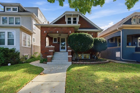 Tiny photo for 920 Wisconsin Avenue, Oak Park, IL 60304 (MLS # 12785550)