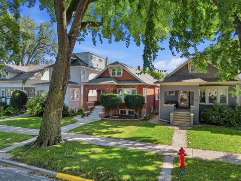 Tiny photo for 920 Wisconsin Avenue, Oak Park, IL 60304 (MLS # 12785550)