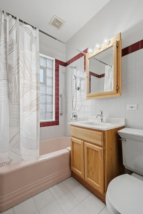 Tiny photo for 920 Wisconsin Avenue, Oak Park, IL 60304 (MLS # 12785550)