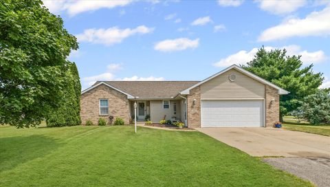 Photo of 104 Wilsey Lane, Sidney, IL 61877 (MLS # 12434110) Photo of 104 Wilsey Lane, Sidney, IL 61877 (MLS # 12434110)
