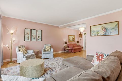 Tiny photo for 609 N Hamlin Avenue, Park Ridge, IL 60068 (MLS # 12612950)