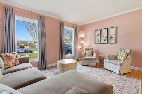 Tiny photo for 609 N Hamlin Avenue, Park Ridge, IL 60068 (MLS # 12612950)