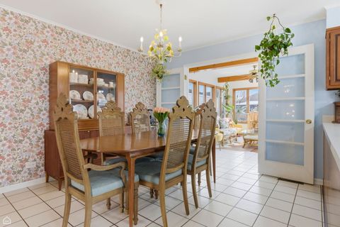 Tiny photo for 609 N Hamlin Avenue, Park Ridge, IL 60068 (MLS # 12612950)