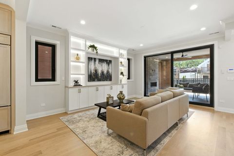 Tiny photo for 908 W Fullerton Avenue #1, Chicago, IL 60614 (MLS # 12491247)