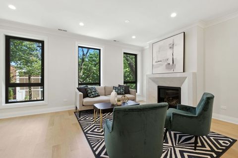 Tiny photo for 908 W Fullerton Avenue #1, Chicago, IL 60614 (MLS # 12491247)