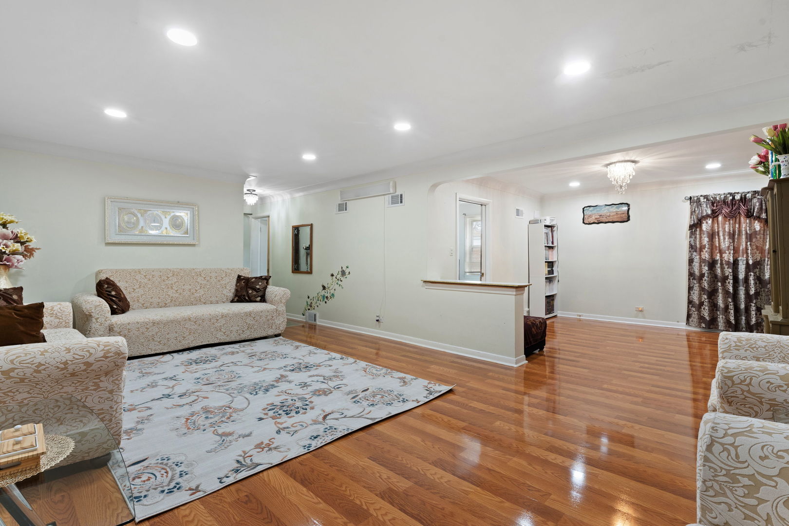 3025 W Rosemont Avenue