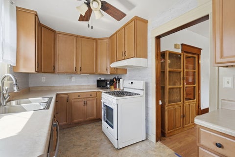 Tiny photo for 2902 Fair Avenue, Davenport, IA 52803 (MLS # 12666354)