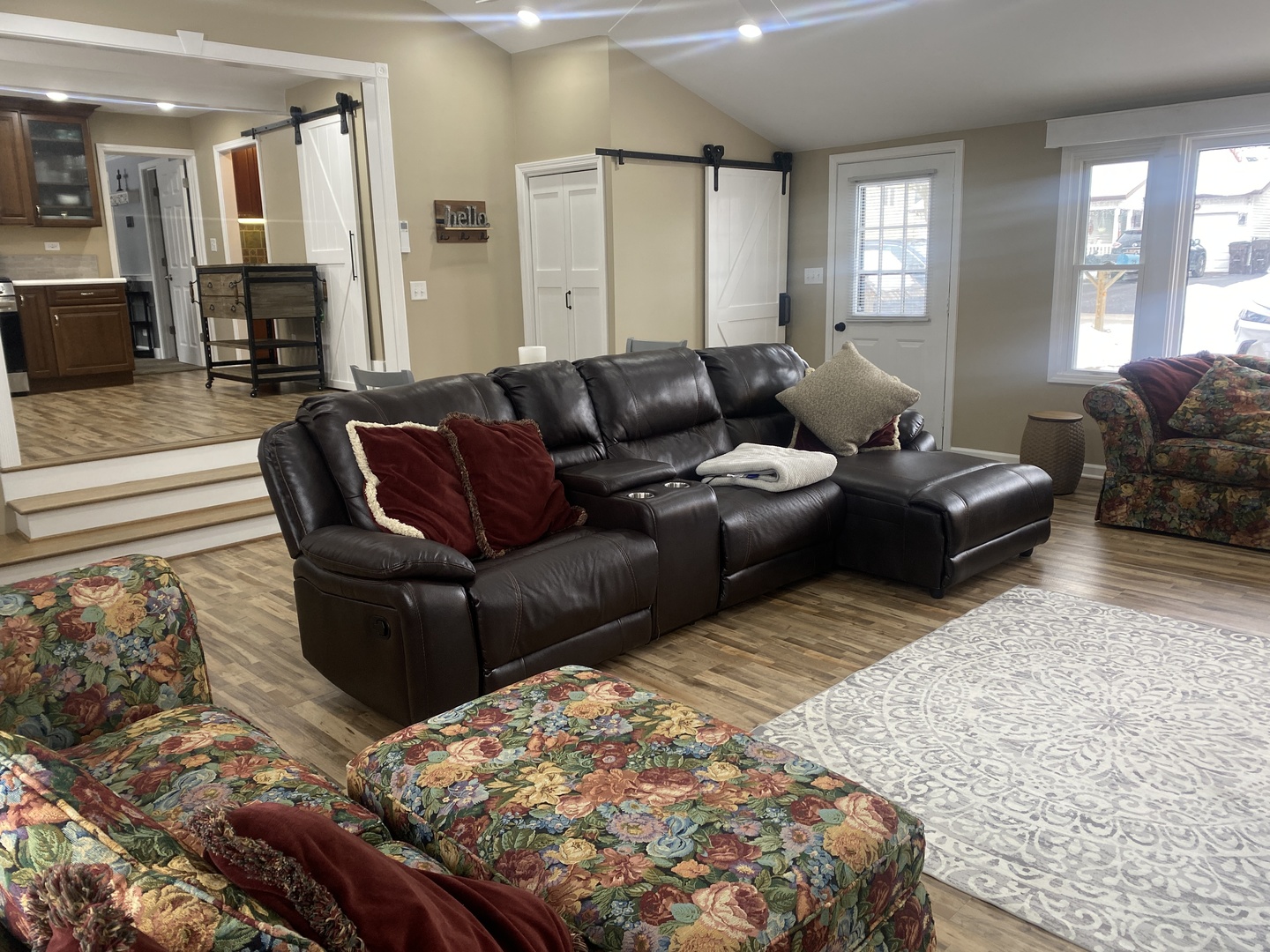 Crystal Lake, Illinois 60014, United States, 4 Bedrooms Bedrooms, ,3 BathroomsBathrooms,Residential,Active,254529