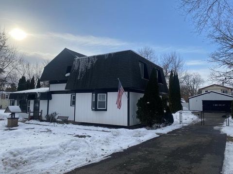 72 Clover Drive Crystal Lake IL 60014