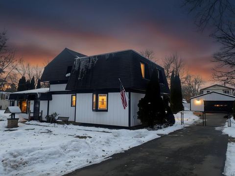 Tiny photo for 72 Clover Drive, Crystal Lake, IL 60014 (MLS # 12531711)