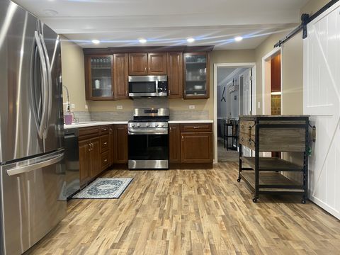 Tiny photo for 72 Clover Drive, Crystal Lake, IL 60014 (MLS # 12531711)