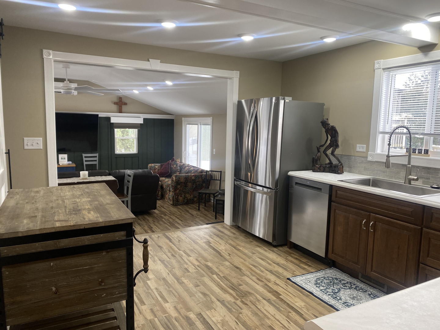 Crystal Lake, Illinois 60014, United States, 4 Bedrooms Bedrooms, ,3 BathroomsBathrooms,Residential,Active,254529