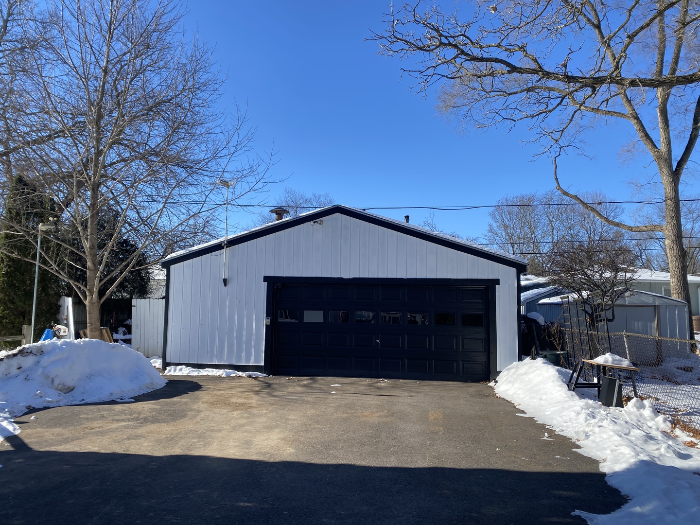 Crystal Lake, Illinois 60014, United States, 4 Bedrooms Bedrooms, ,3 BathroomsBathrooms,Residential,Active,254529