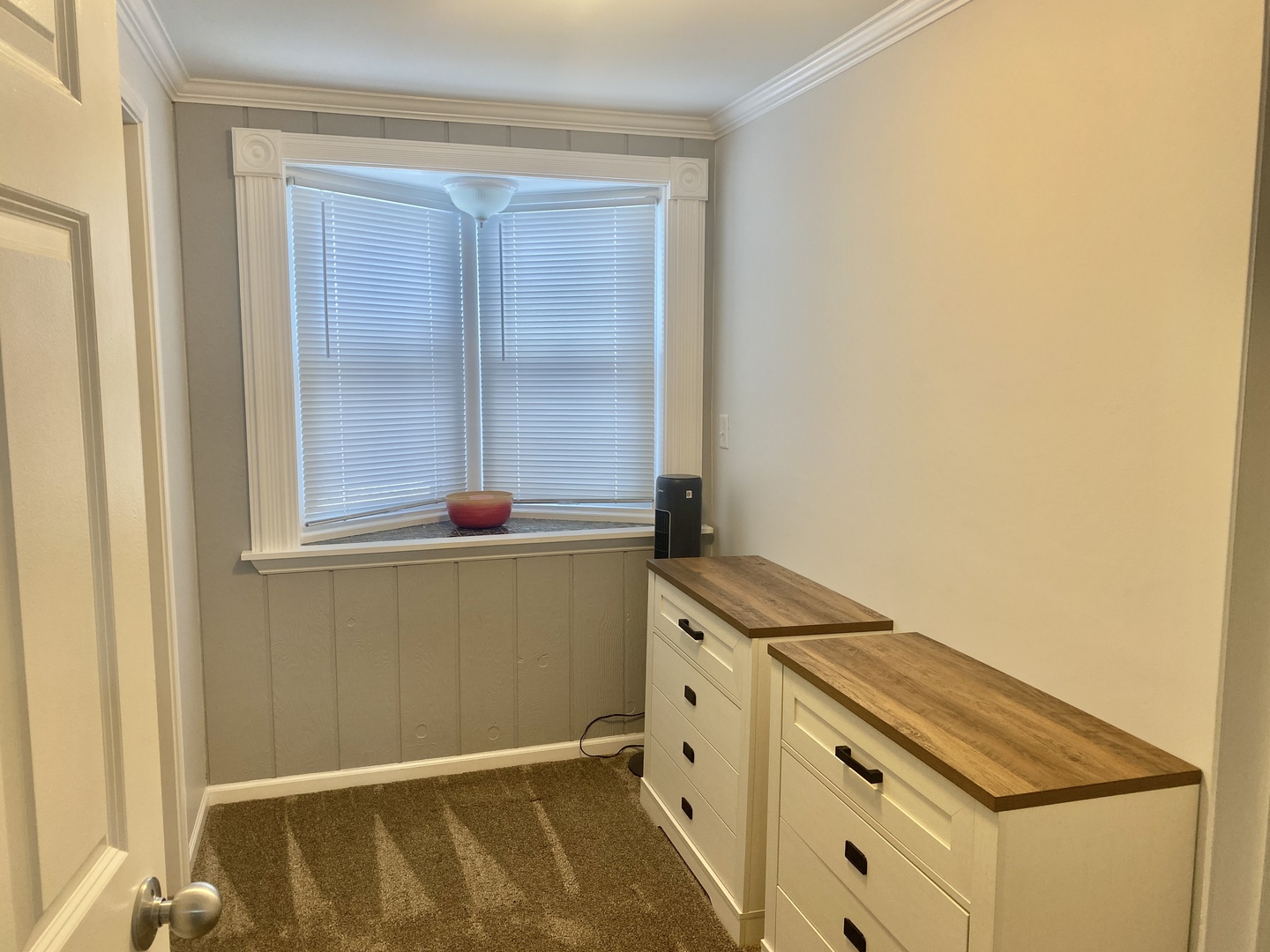 Crystal Lake, Illinois 60014, United States, 4 Bedrooms Bedrooms, ,3 BathroomsBathrooms,Residential,Active,254529