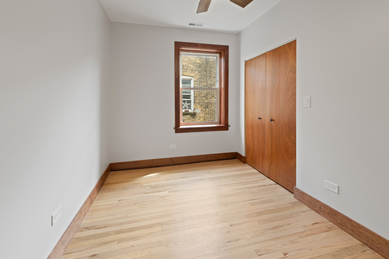 Chicago, Illinois 60625, United States, 4 Bedrooms Bedrooms, ,2 BathroomsBathrooms,Residential,Active,180815