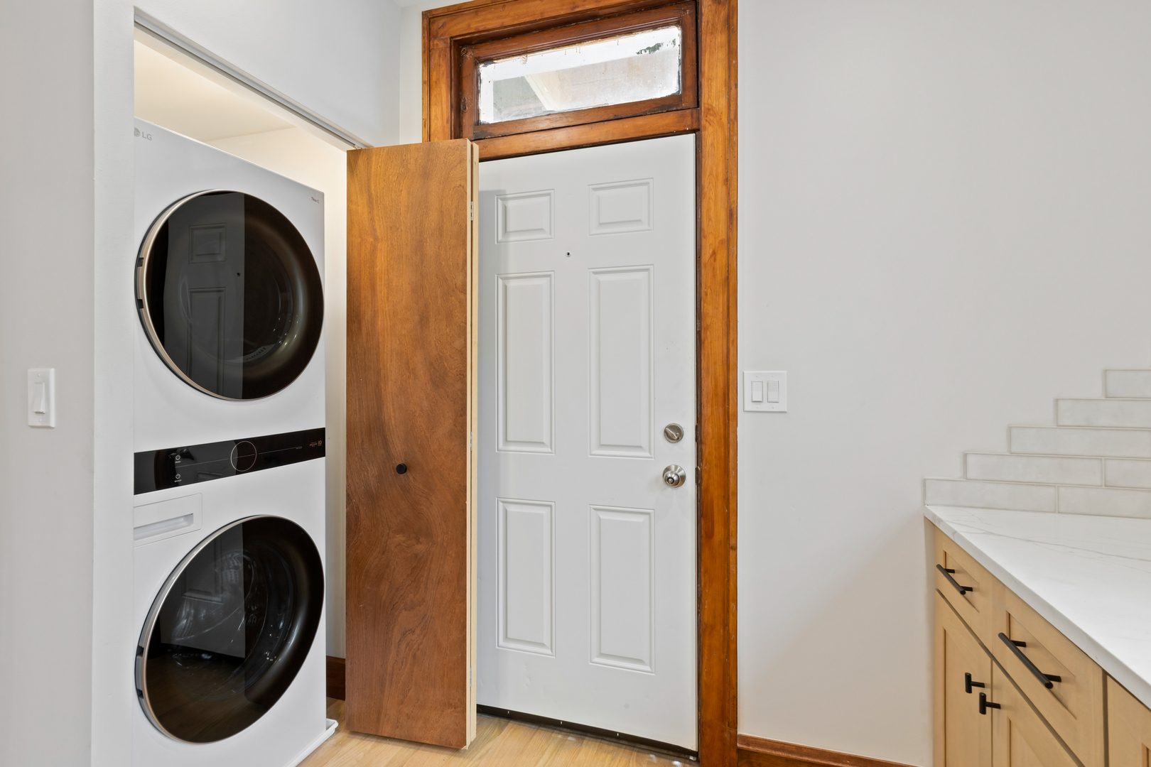 Chicago, Illinois 60625, United States, 4 Bedrooms Bedrooms, ,2 BathroomsBathrooms,Residential,Active,180815