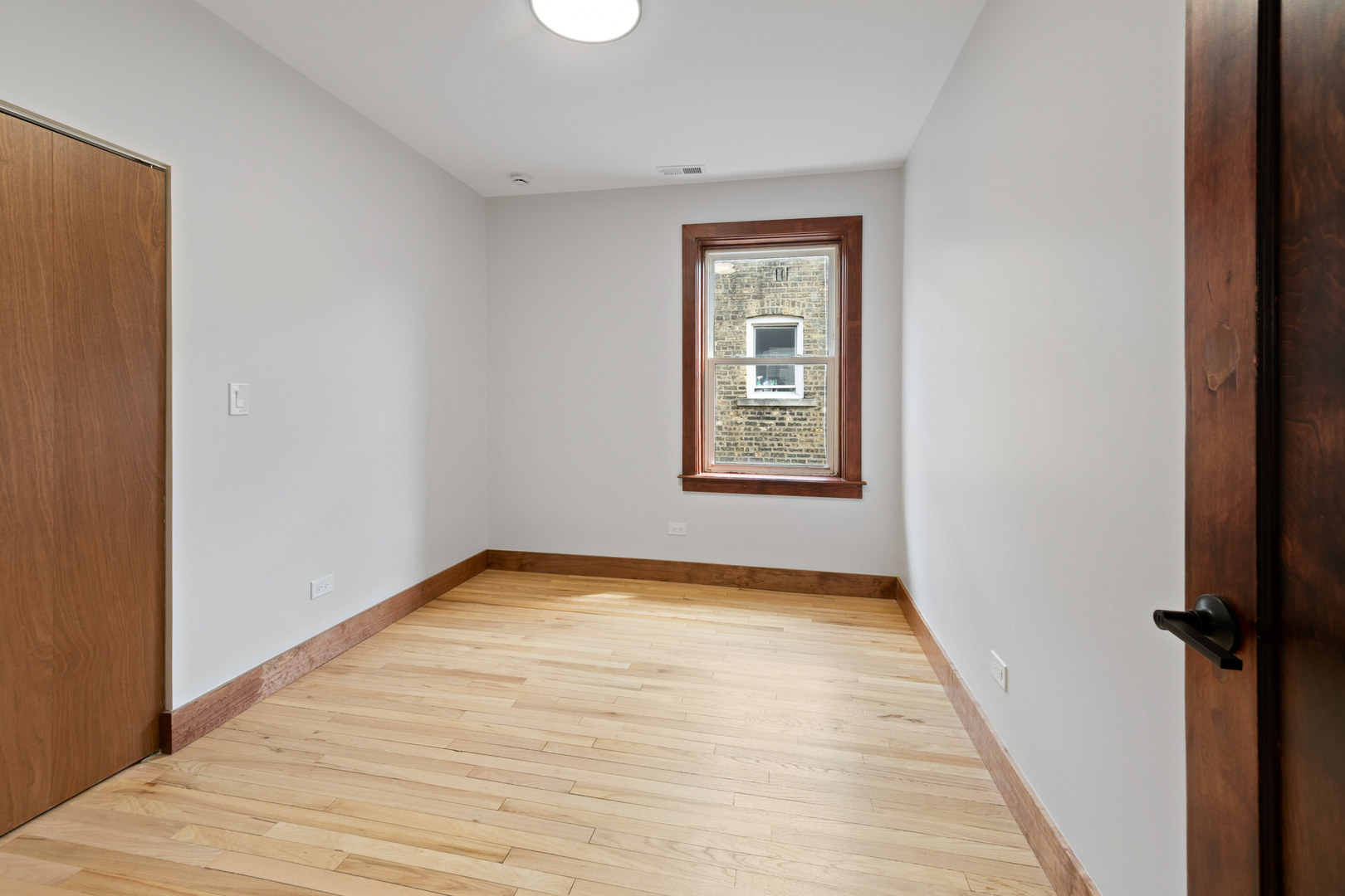 Chicago, Illinois 60625, United States, 4 Bedrooms Bedrooms, ,2 BathroomsBathrooms,Residential,Active,180815