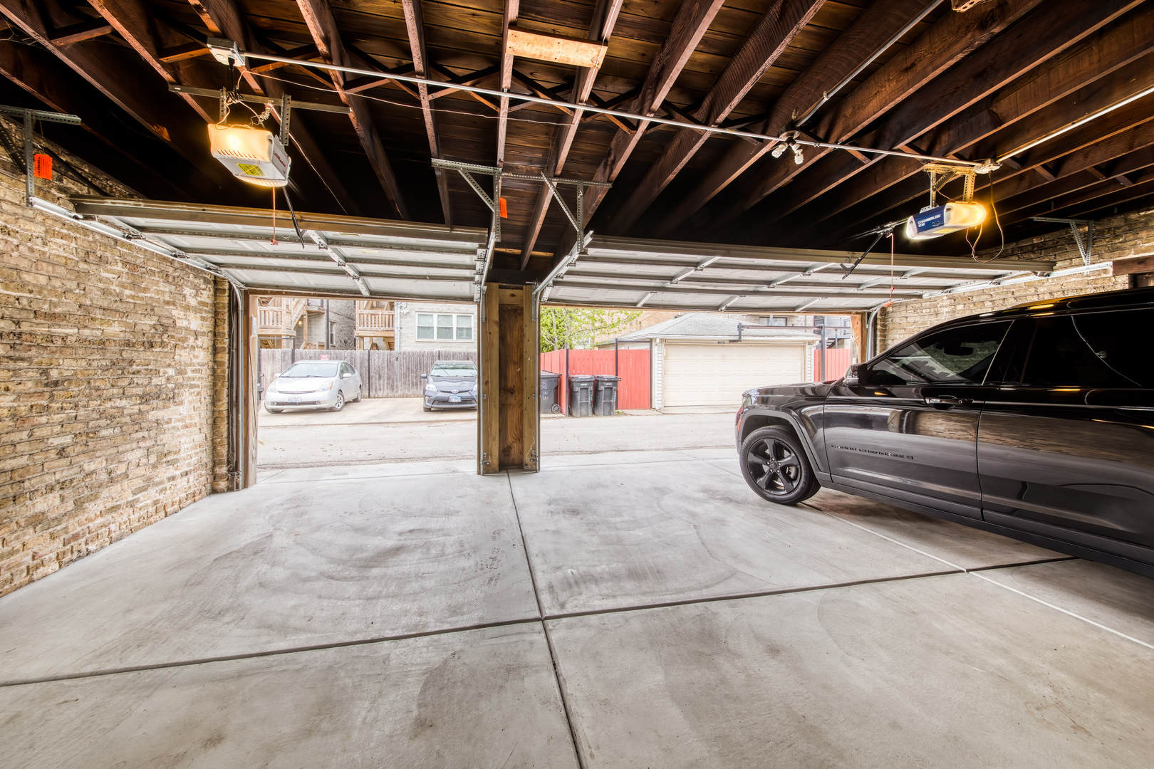 Chicago, Illinois 60625, United States, 4 Bedrooms Bedrooms, ,2 BathroomsBathrooms,Residential,Active,180815