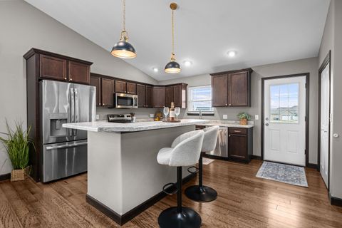 Tiny photo for 1559 Olde Brandy Lane, Davenport, IA 52807 (MLS # 100000255)