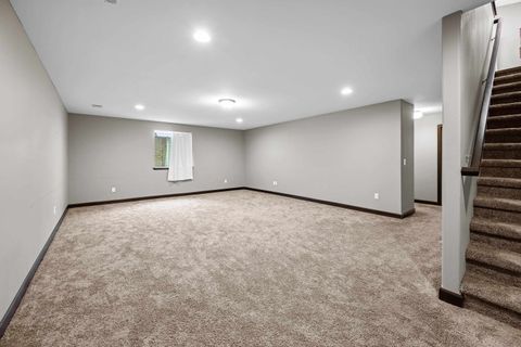 Tiny photo for 1559 Olde Brandy Lane, Davenport, IA 52807 (MLS # 100000255)