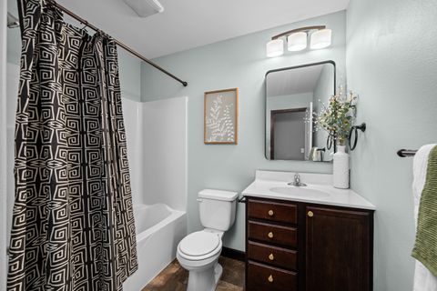 Tiny photo for 1559 Olde Brandy Lane, Davenport, IA 52807 (MLS # 100000255)