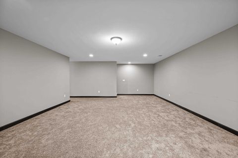 Tiny photo for 1559 Olde Brandy Lane, Davenport, IA 52807 (MLS # 100000255)