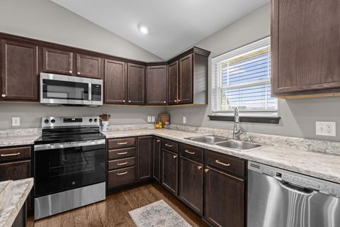 Tiny photo for 1559 Olde Brandy Lane, Davenport, IA 52807 (MLS # 100000255)