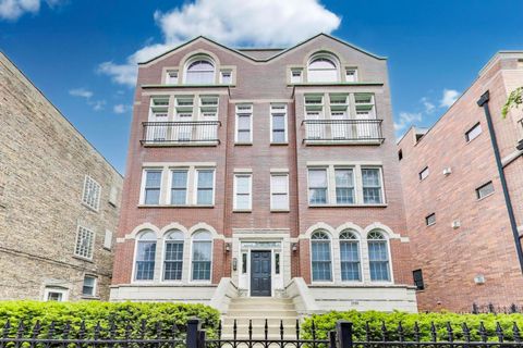 1952 W FLETCHER Street 2W Chicago IL 60657