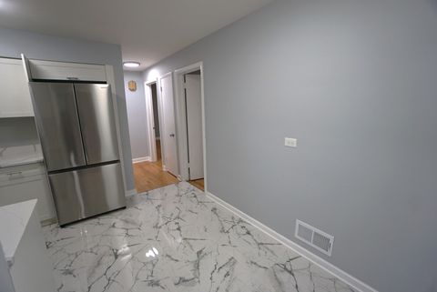 Tiny photo for 10050 S Fairfield Avenue, Chicago, IL 60655 (MLS # 12517396)