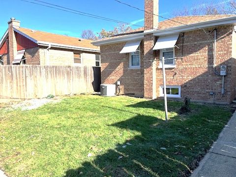 Tiny photo for 10050 S Fairfield Avenue, Chicago, IL 60655 (MLS # 12517396)