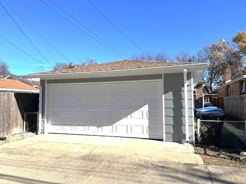 Tiny photo for 10050 S Fairfield Avenue, Chicago, IL 60655 (MLS # 12517396)