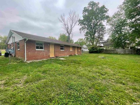 Tiny photo for 703 W HIGH Street, Carbondale, IL 62901 (MLS # EB458645)