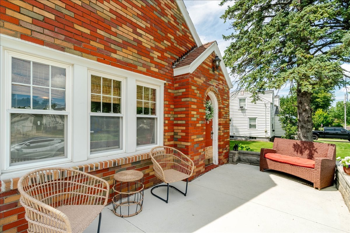 111 LOREN Street