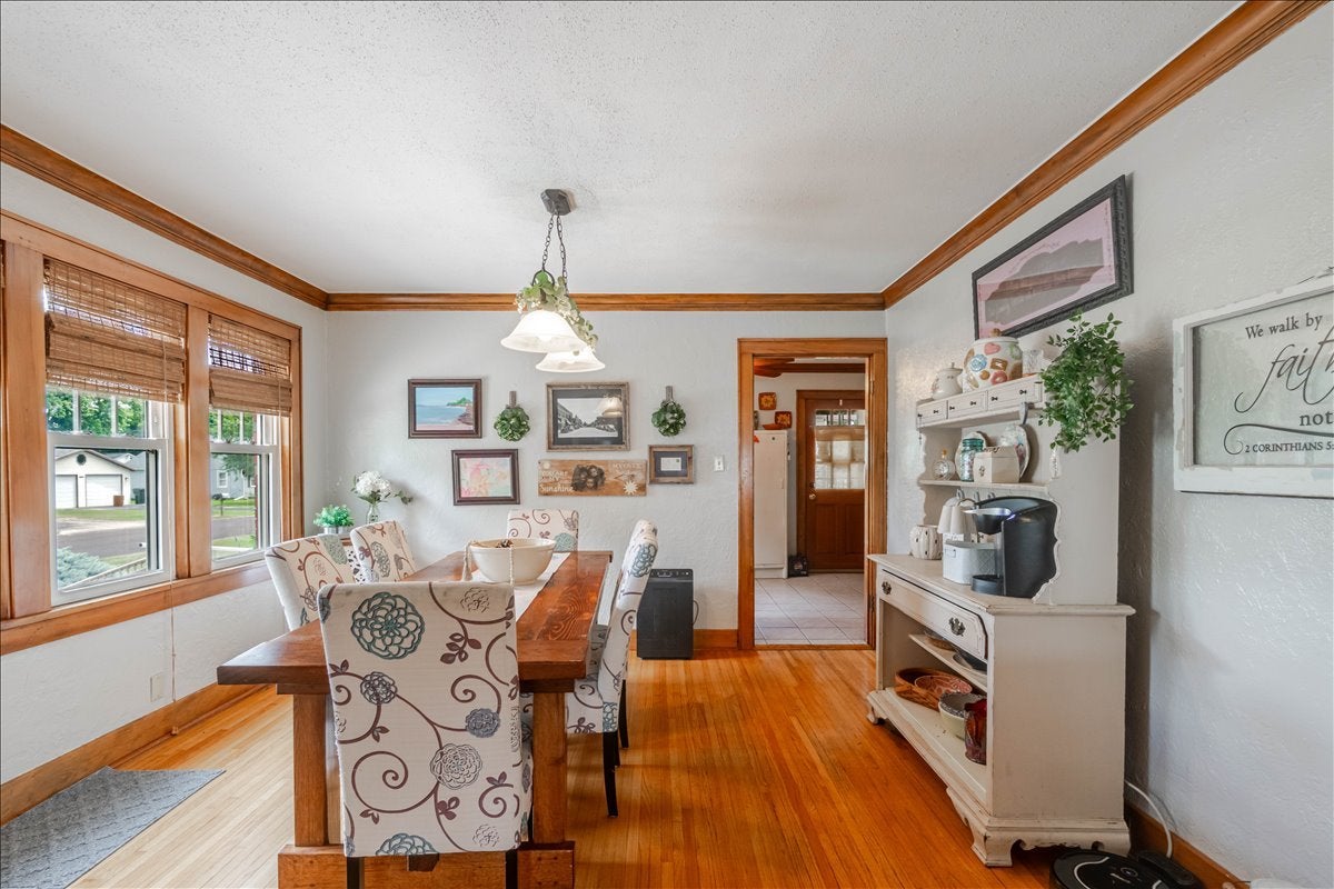 111 LOREN Street